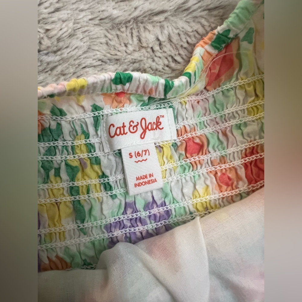 đĽ 2/$15!! Cat & Jack Girls Floral Smocked Peplum Top - Picture 4 of 5